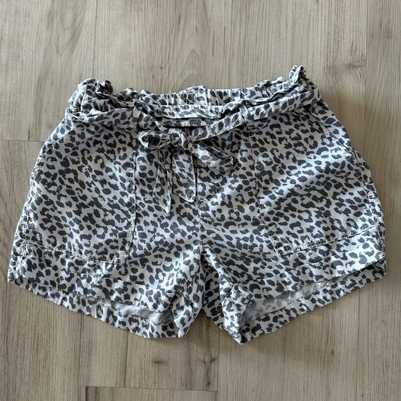 Aerie Leopard Print Paper Bag Camp Shorts XS - Picture 2 of 11